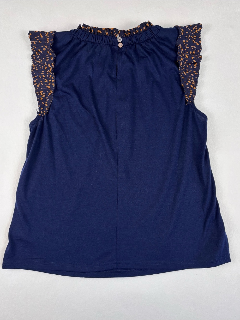 Betsey’s boutique Navy Sleeveless Ruffle Top with Printed Trim women’s M - Picture 2 of 5